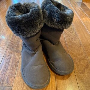 UGG Australia Classic Tall Insulated Boots 5825 Chocolate Brown Women’s Size 6